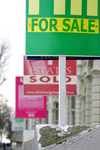 Should Estate Agents be more tightly regulated?