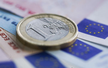 Household deposits continue to fall in Irish banks