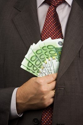Household incomes stabilise