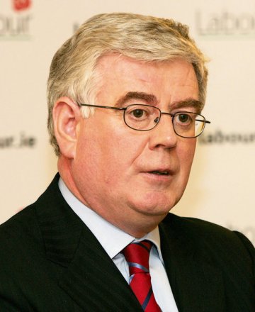 T&aacute;naiste denies clash over possible implementation of property tax