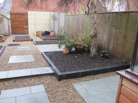 Small space gardening ideas in city centre &ndash; get in, get on, get out