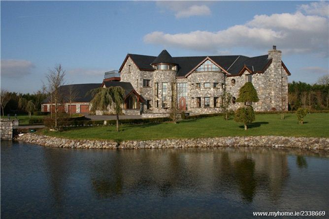 Westlife star puts house on market for &euro;1m