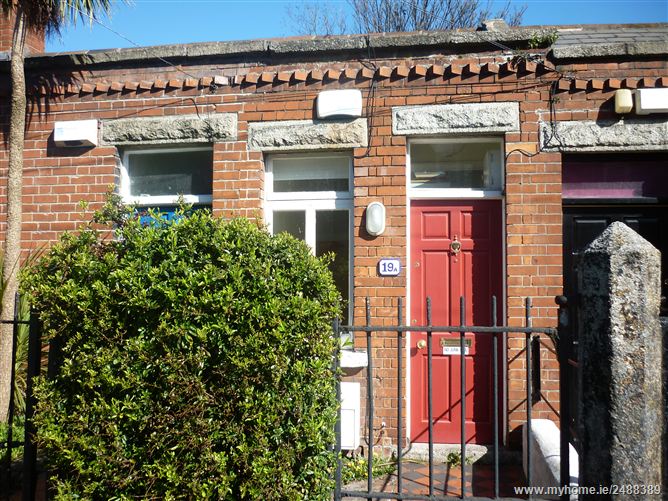 Ireland&amp;#039;s narrowest house is sold