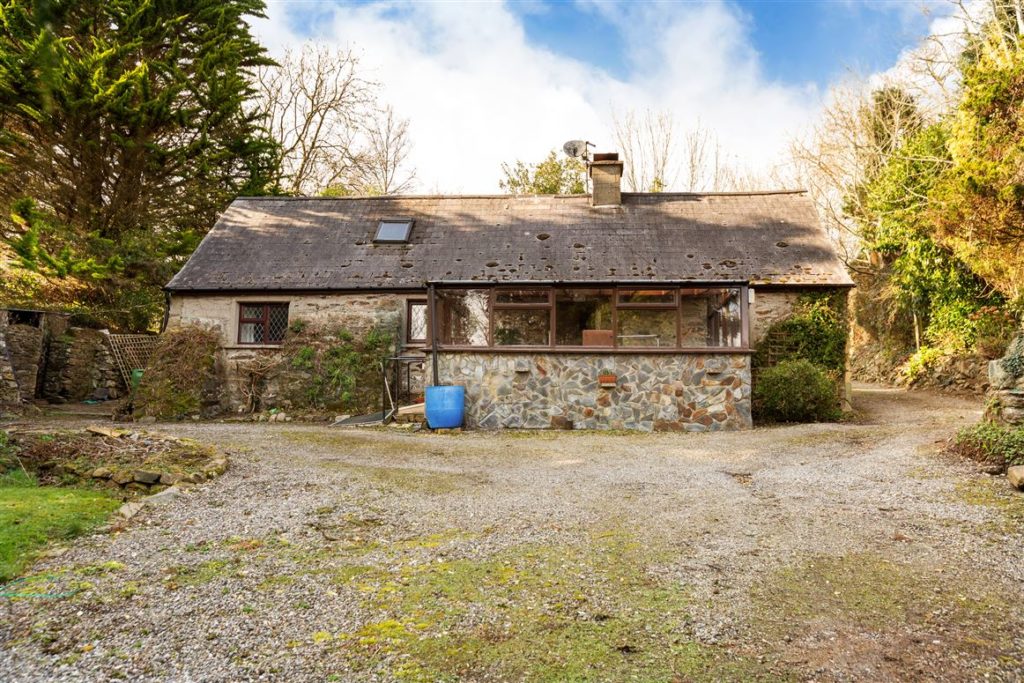 Mayfield is a 200 year old home waiting for a modern revamp