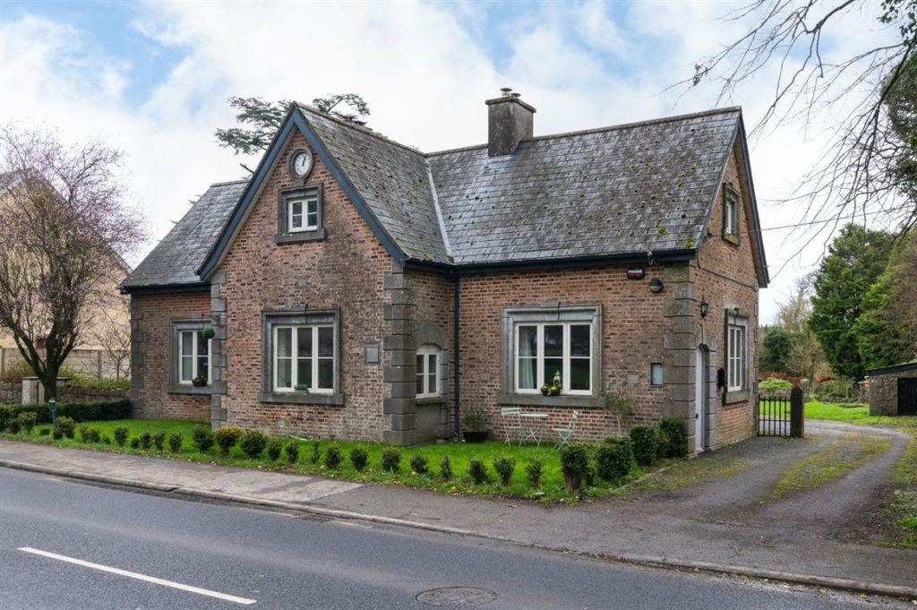 An Offaly home you wouldn&#039;t mind getting locked up in