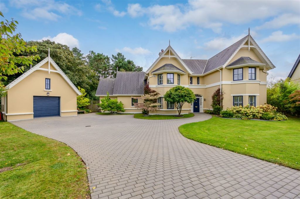 Double site makes Rosewood Manor home extra special