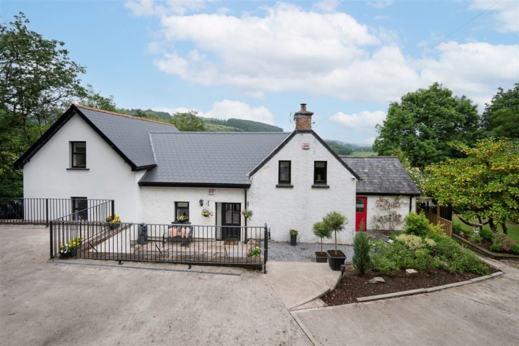 Outstanding Ovens cottage a &#039;very special home&#039;