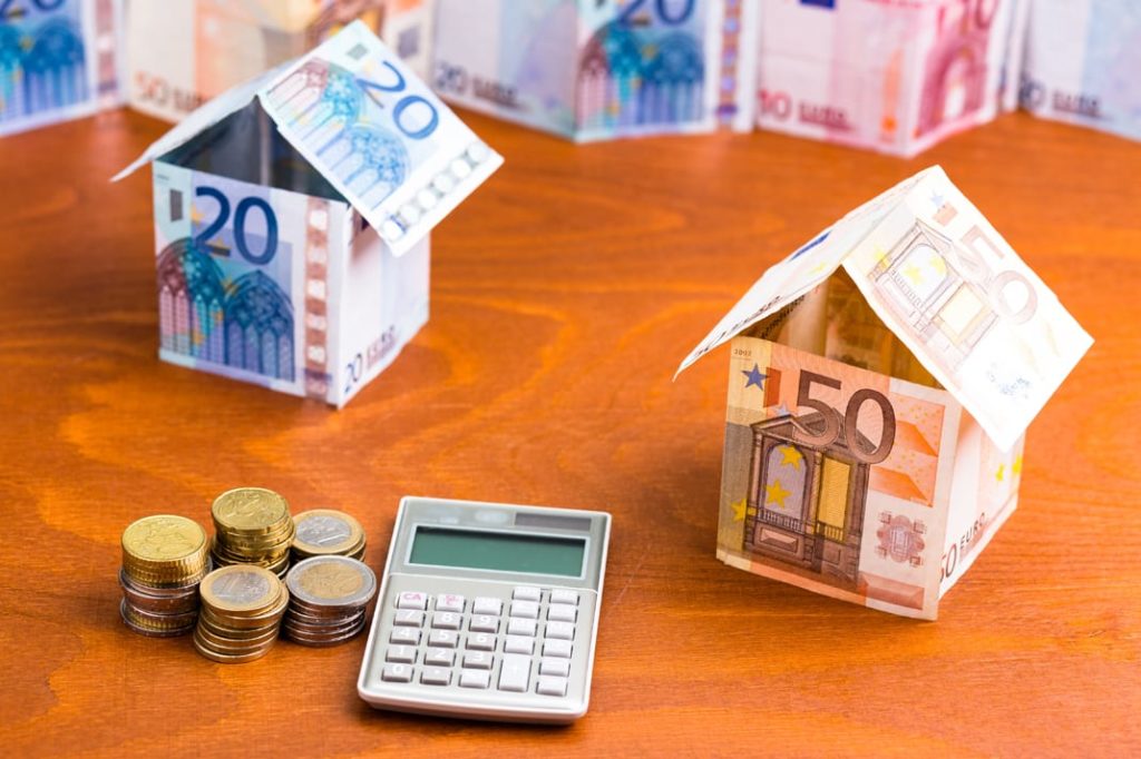 Decline in switching activity leads to fall in mortgage drawdowns