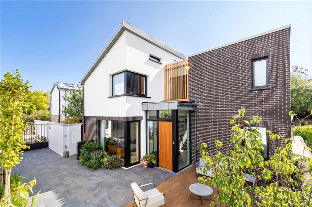 Bringing the outdoors in in Sandycove